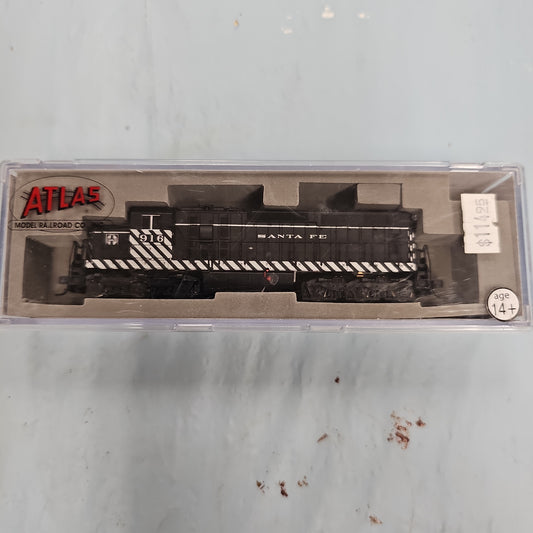 Atlas SD-24 Santa Fe (small lettering) DCC Ready